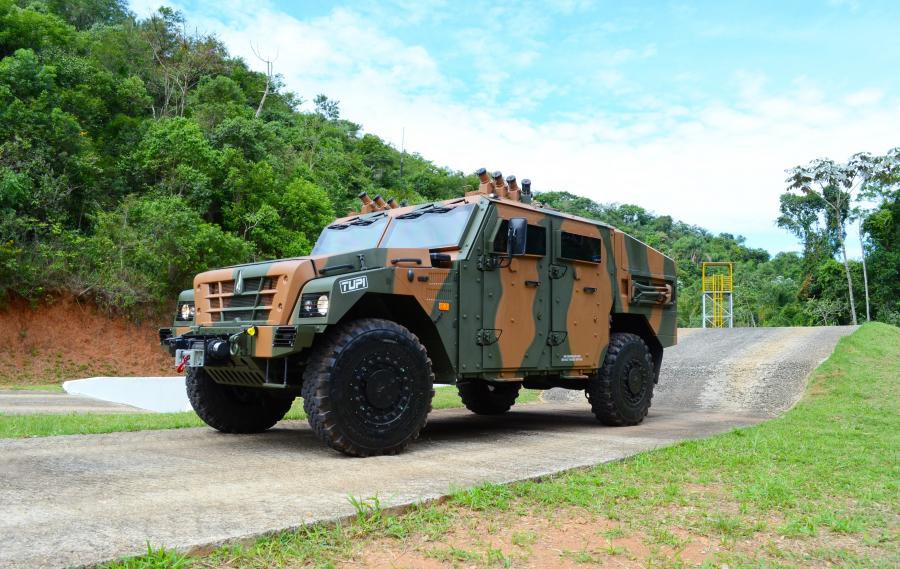  Avibras TUPI VBMT-LR 2015 года  (фото 1 из 2)